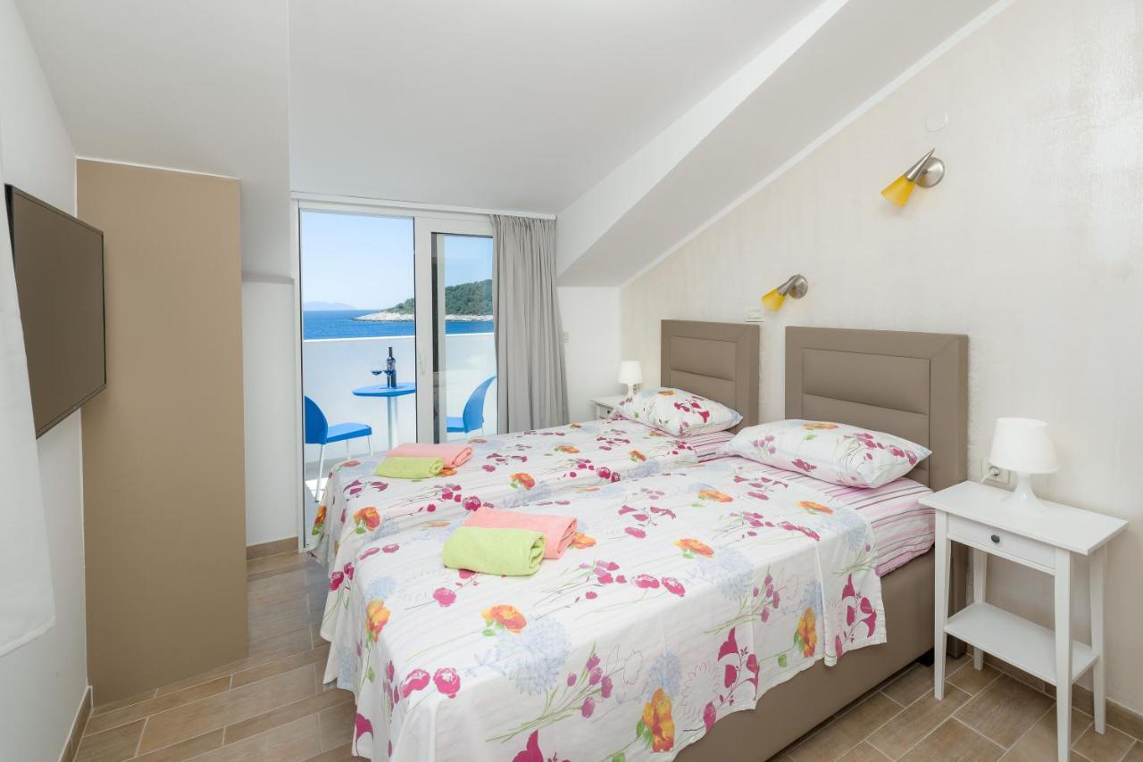 Luxury Bellavista Amazing Sea Holidays With Private Beach & Parking Milna  Exterior foto