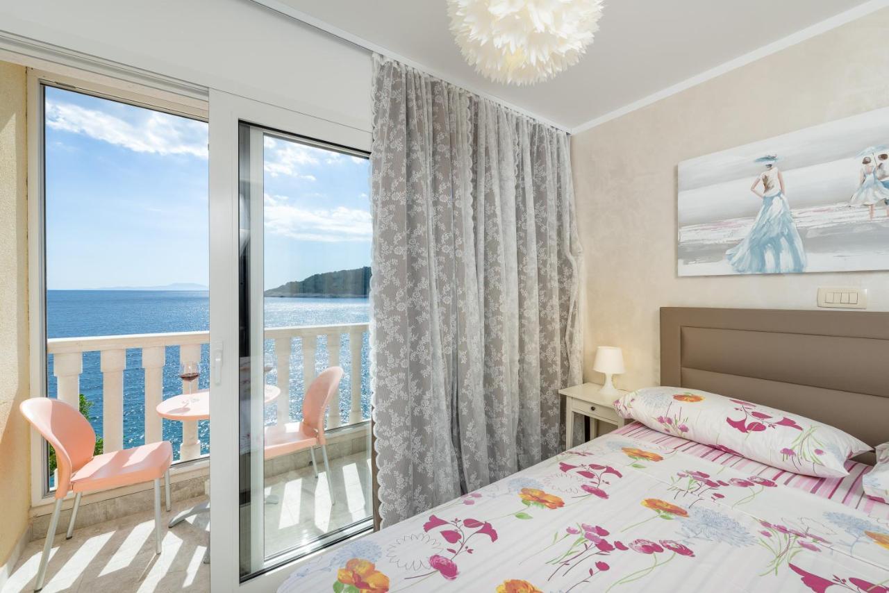 Luxury Bellavista Amazing Sea Holidays With Private Beach & Parking Milna  Exterior foto