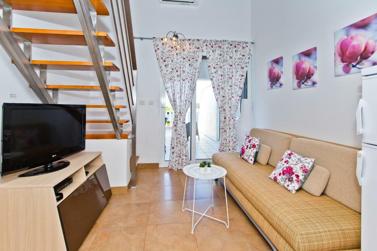 Luxury Bellavista Amazing Sea Holidays With Private Beach & Parking Milna  Exterior foto
